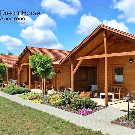 Dream Horse Apartman Cserkeszőlő المظهر الخارجي الصورة