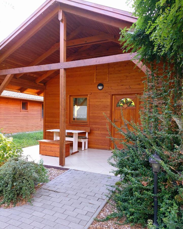 Dream Horse Apartman Cserkeszőlő المظهر الخارجي الصورة