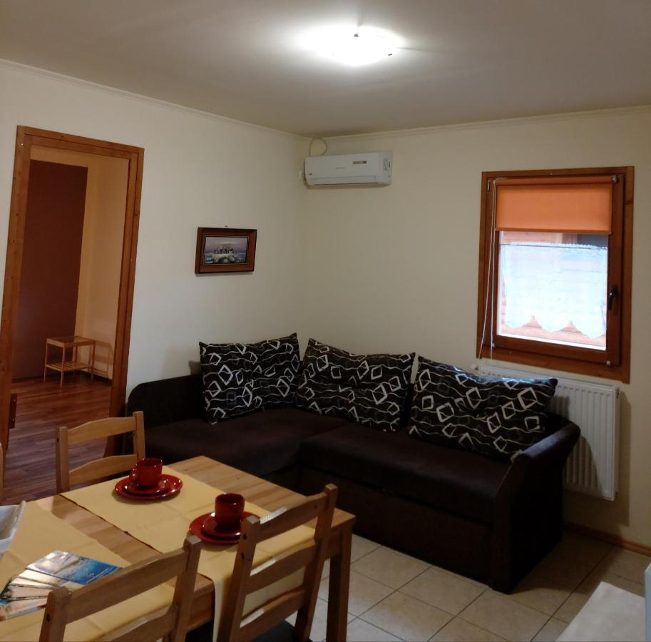 Dream Horse Apartman Cserkeszőlő المظهر الخارجي الصورة